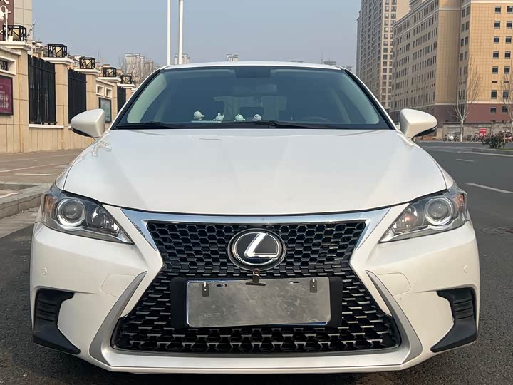 Фото 3 - Lexus CT 200h