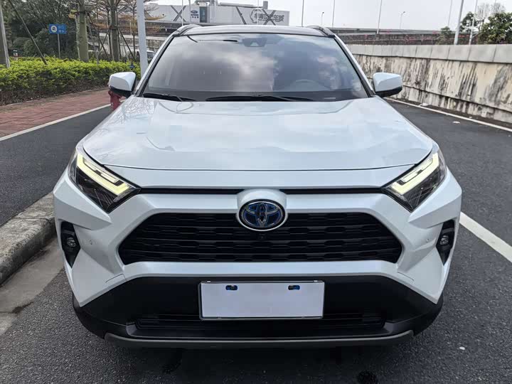 Фото 3 - Toyota RAV4