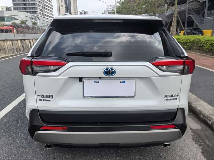 Фото 6 - Toyota RAV4