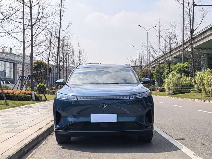 Photo 3 - Dongfeng Yipai eπ 008