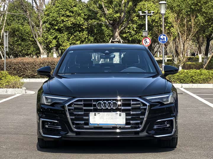 Фото 2 - Audi A6L