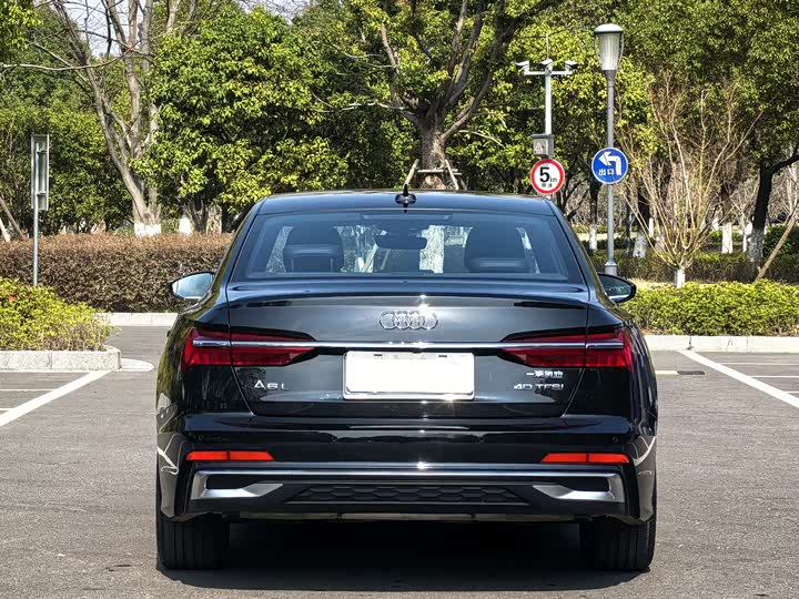 Фото 5 - Audi A6L