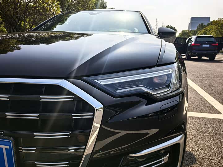 Фото 7 - Audi A6L