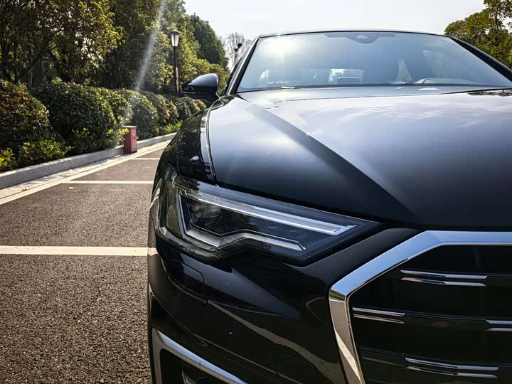 Фото 8 - Audi A6L