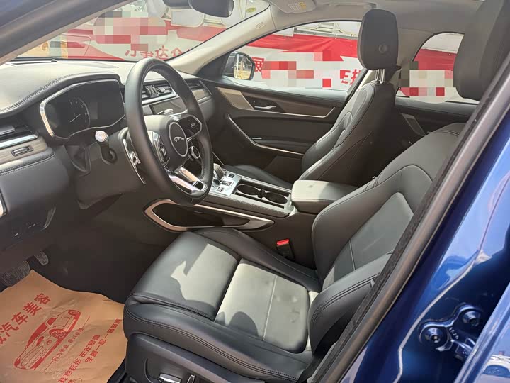 Фото 4 - Jaguar F-Pace