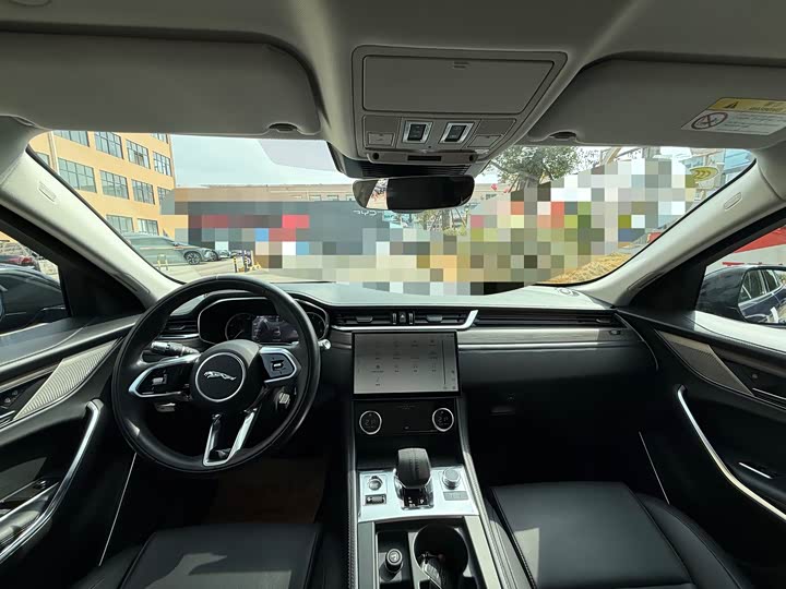 Фото 5 - Jaguar F-Pace