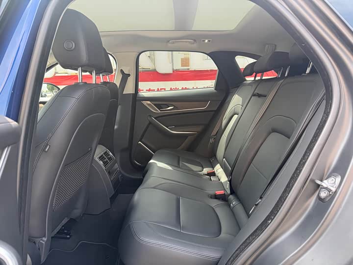 Фото 9 - Jaguar F-Pace