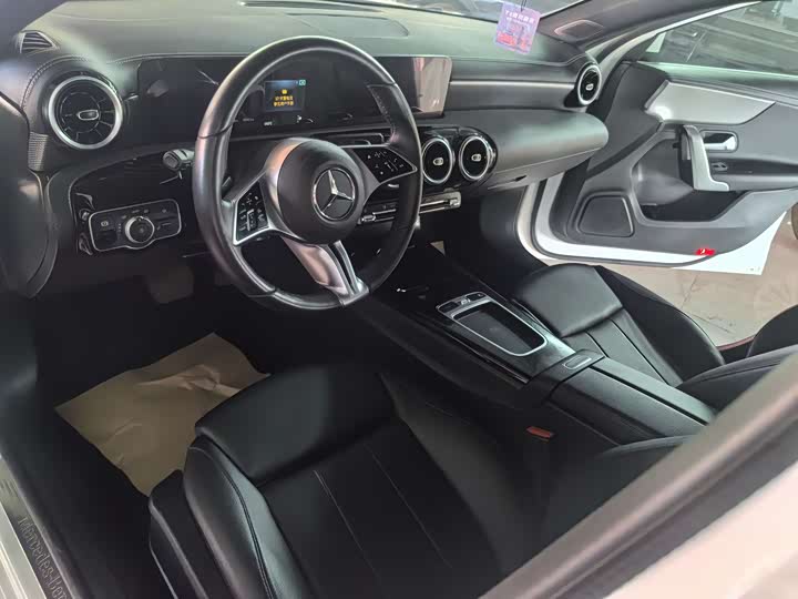 Фото 5 - Mercedes-Benz A-Class