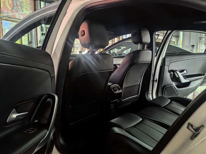 Фото 7 - Mercedes-Benz A-Class