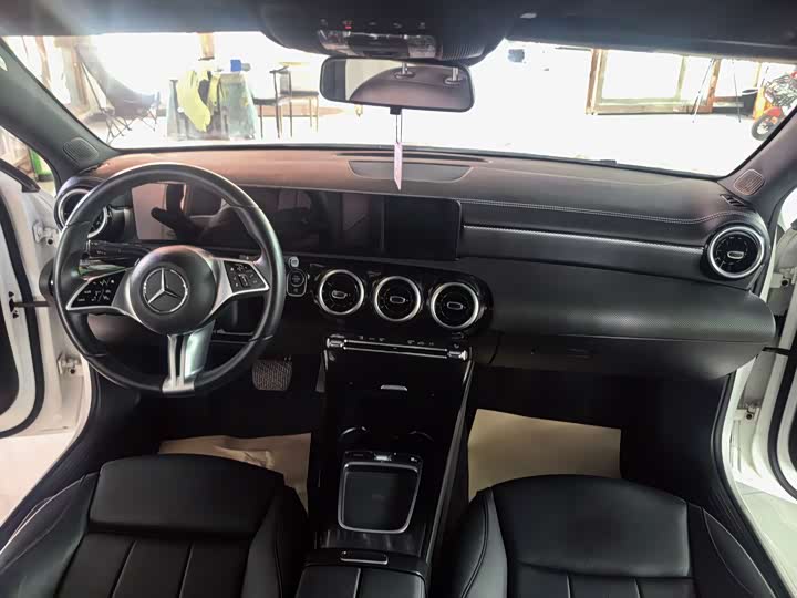 Фото 8 - Mercedes-Benz A-Class