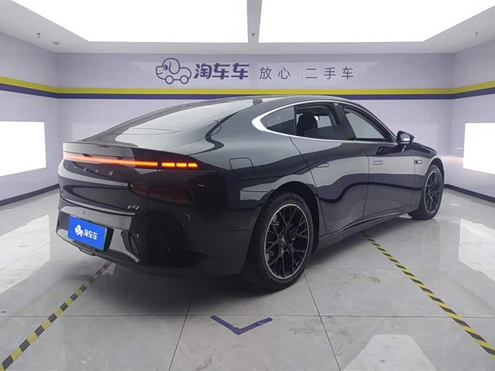 Фото 3 - XPeng P7