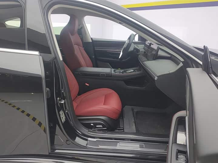 Фото 8 - XPeng P7