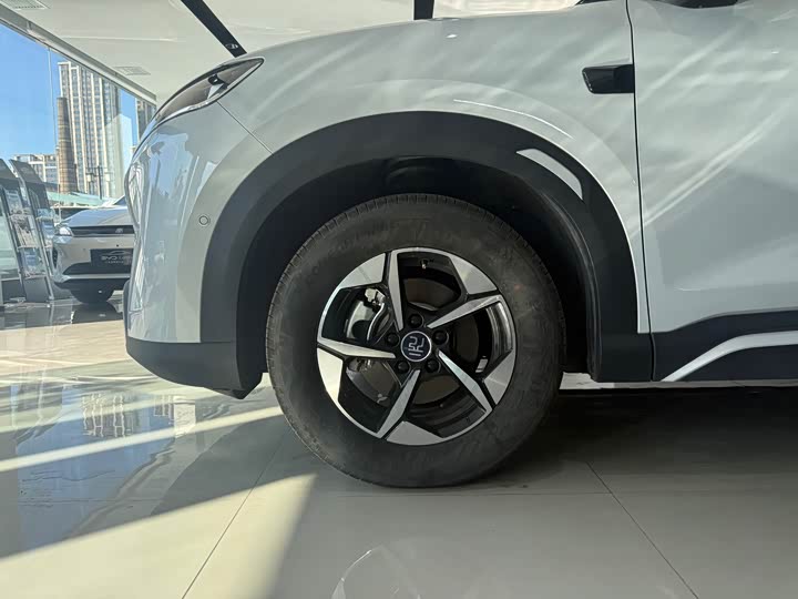 Фото 2 - BYD Yuan Up