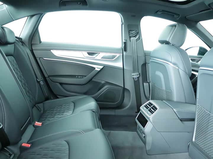 Фото 8 - Audi A6L