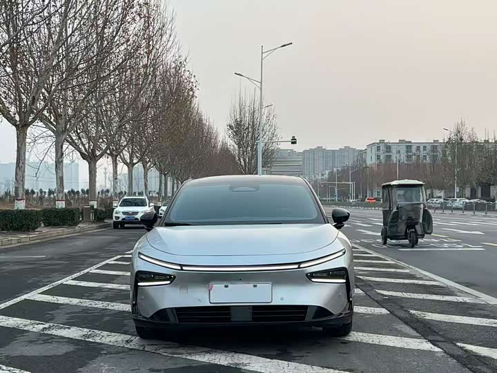 Фото 2 - XPeng F57