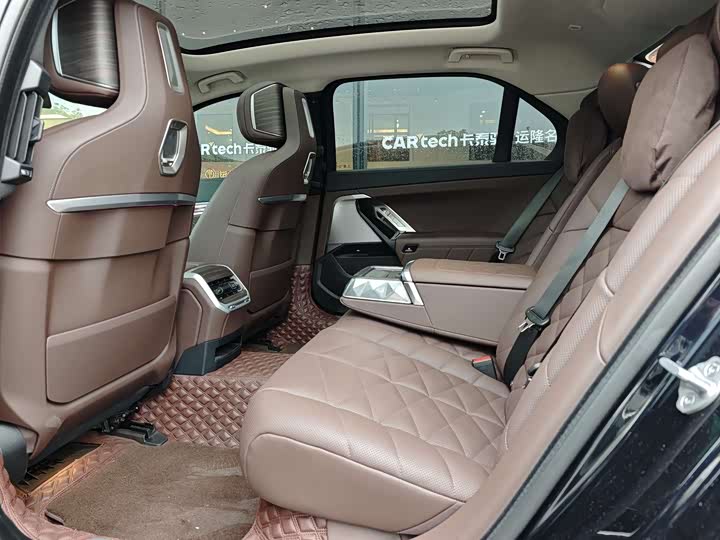 Фото 5 - BMW 7 Series