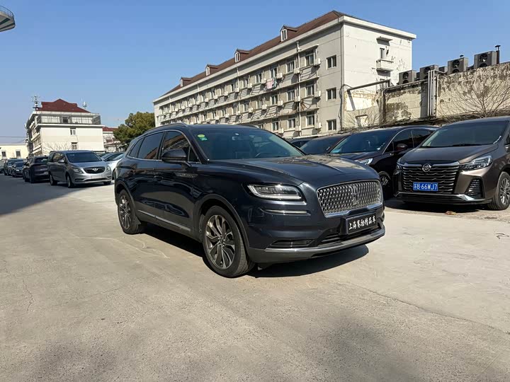 Фото 3 - Lincoln Nautilus