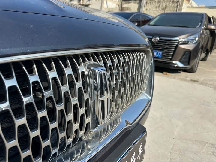 Фото 5 - Lincoln Nautilus