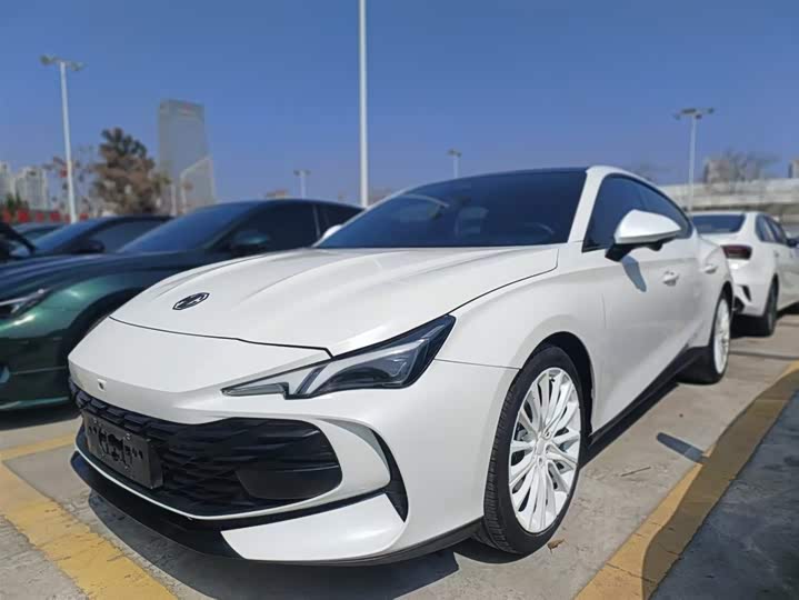 Фото 1 - MG Motor 7