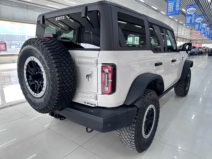 Фото 4 - Ford Bronco