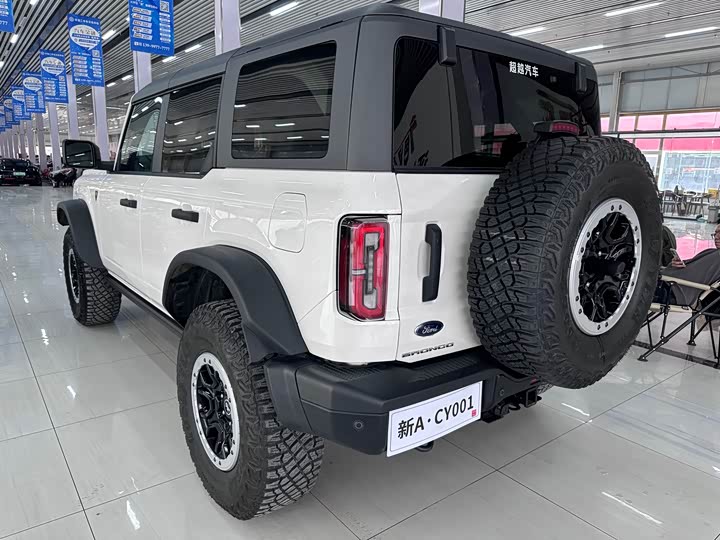 Фото 6 - Ford Bronco