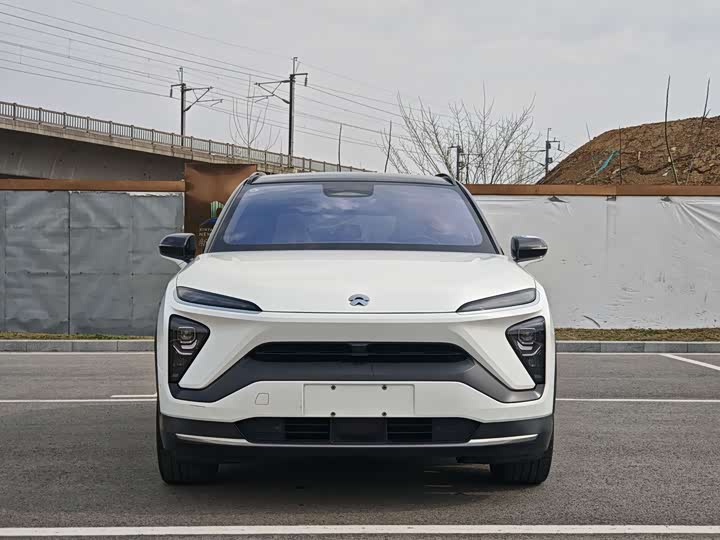 Фото 2 - Nio ES6