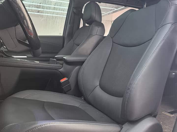 Photo 6 - Toyota Sienna