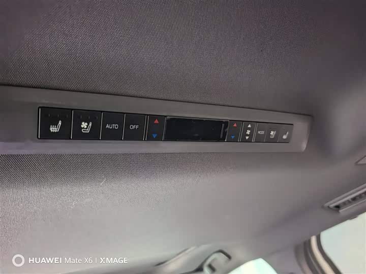 Photo 9 - Toyota Sienna