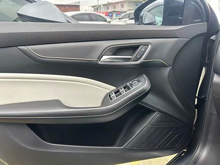 Фото 8 - MG Motor 6