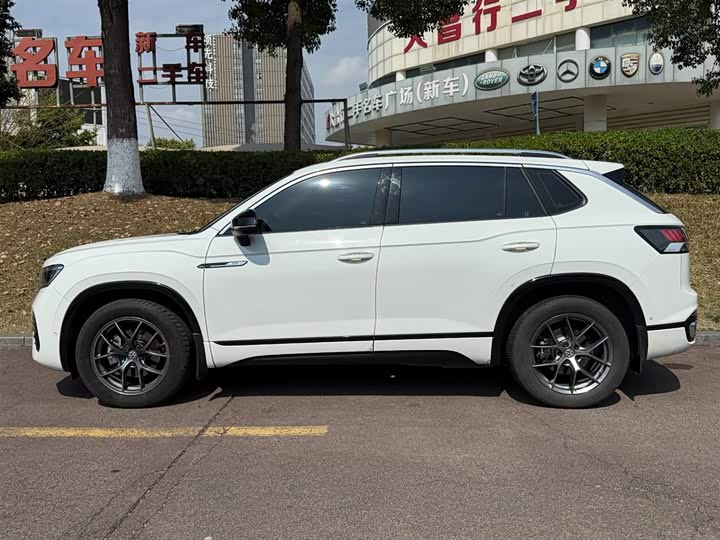 Фото 3 - Volkswagen Tayron GTE Hybrid