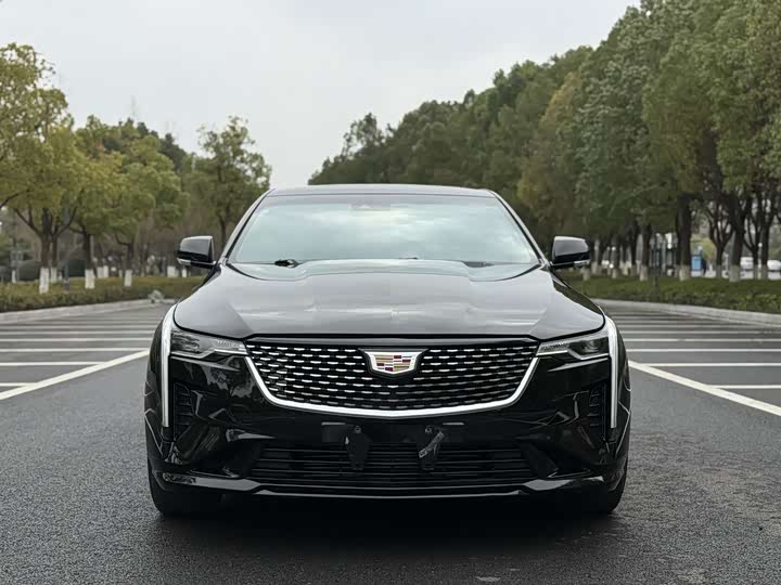 Фото 1 - Cadillac CT4
