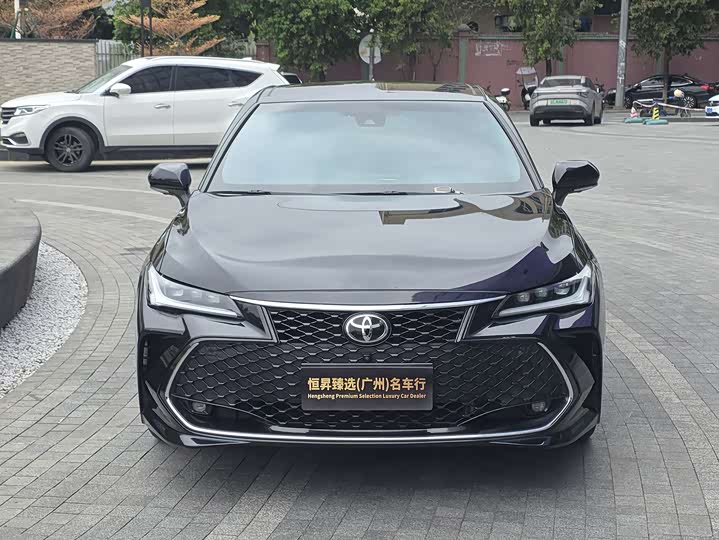 Фото 2 - Toyota Avalon