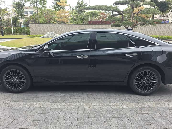 Фото 7 - Toyota Avalon