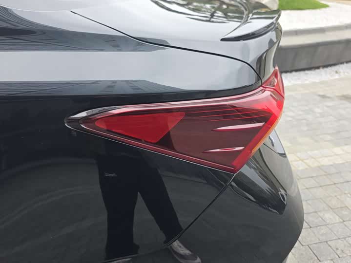 Фото 8 - Toyota Avalon