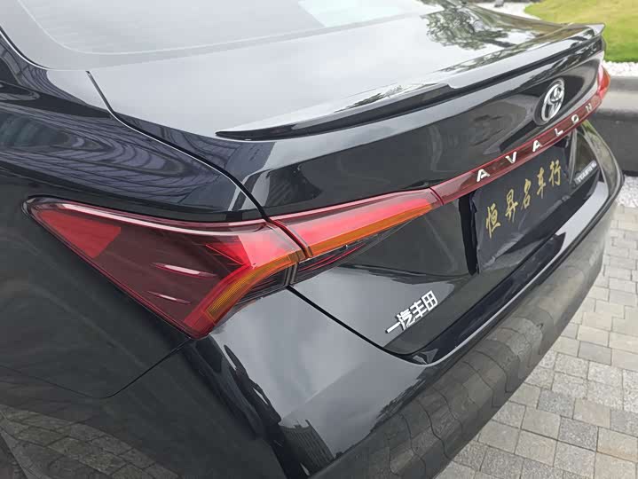 Фото 9 - Toyota Avalon