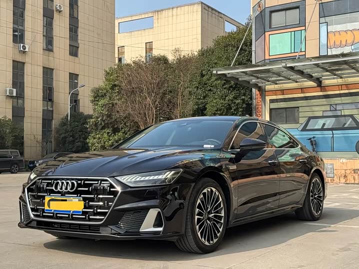 Фото 1 - Audi A7L