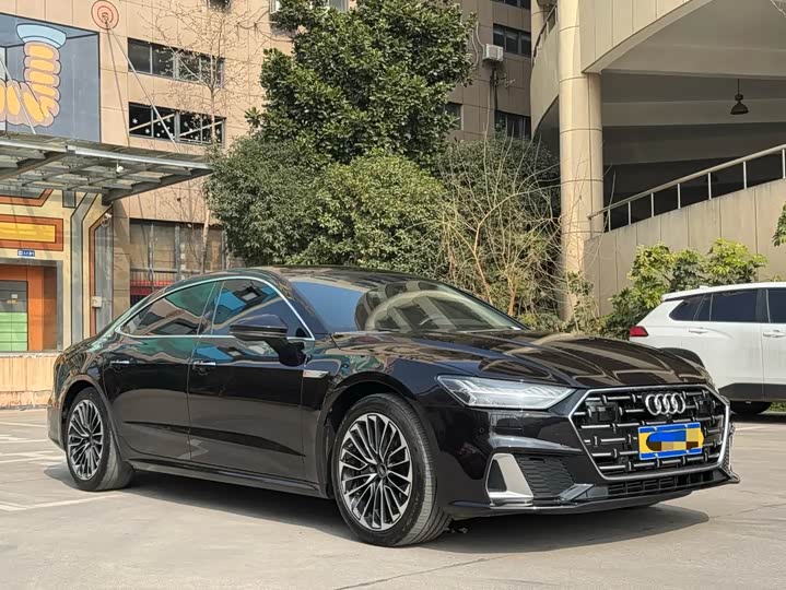 Фото 3 - Audi A7L