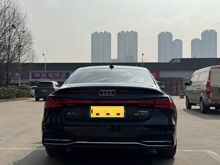 Фото 5 - Audi A7L