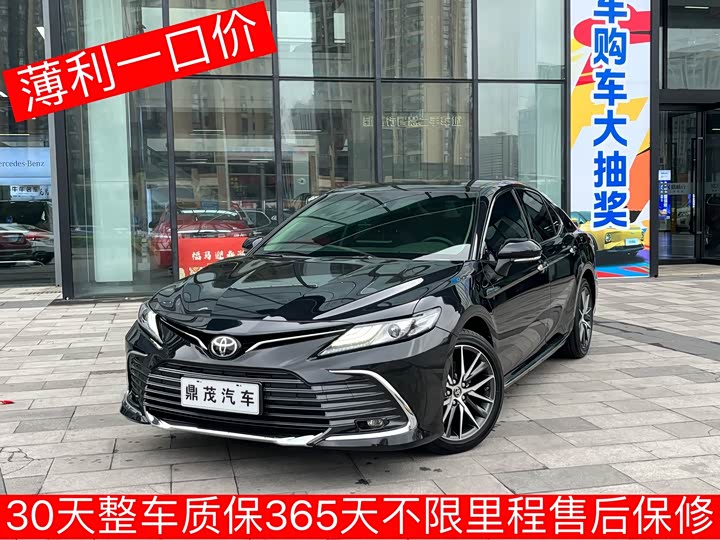 Фото 1 - Toyota Camry