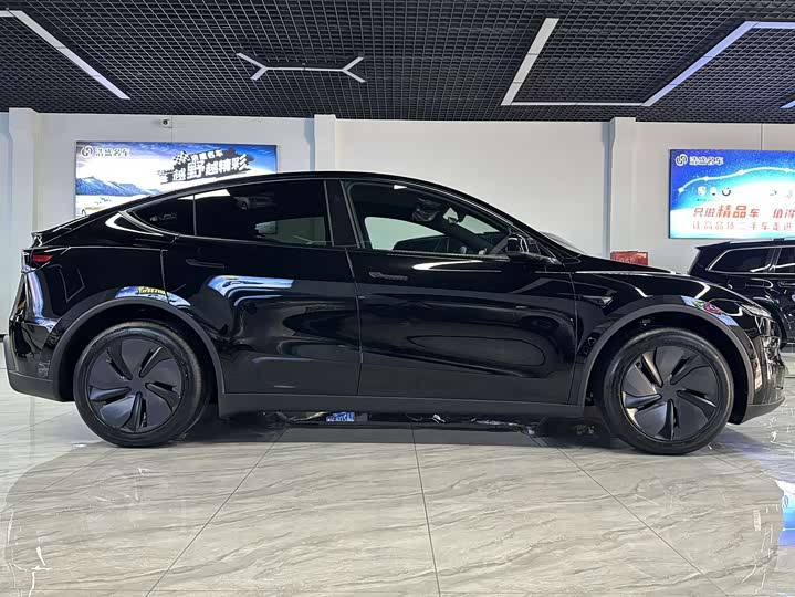 Фото 3 - Tesla Model Y