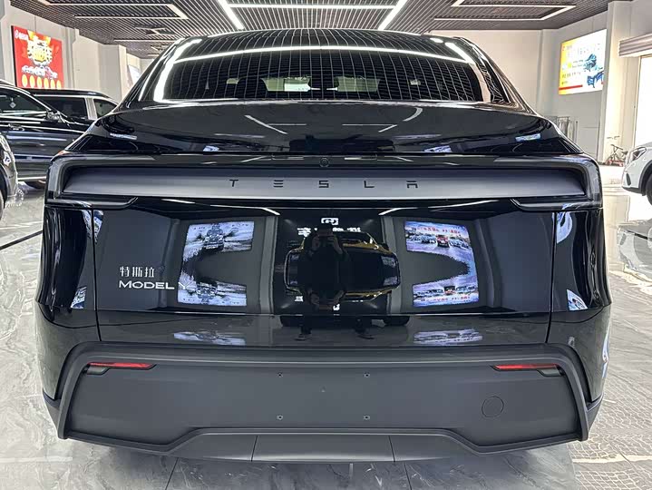 Фото 4 - Tesla Model Y