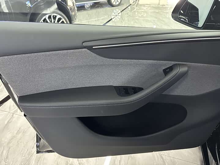 Фото 6 - Tesla Model Y