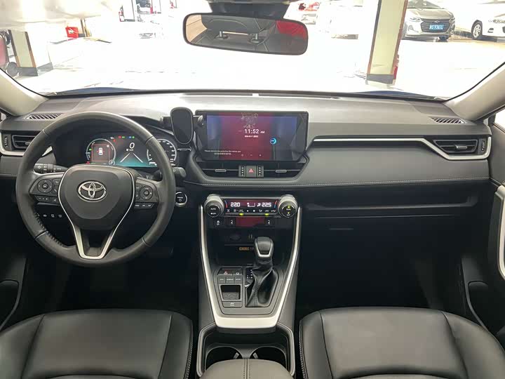 Фото 7 - Toyota RAV4