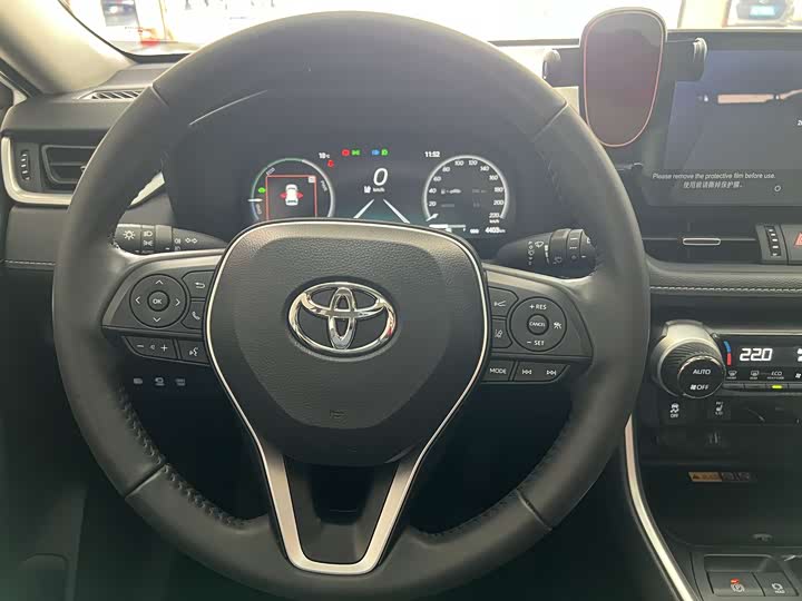 Фото 9 - Toyota RAV4