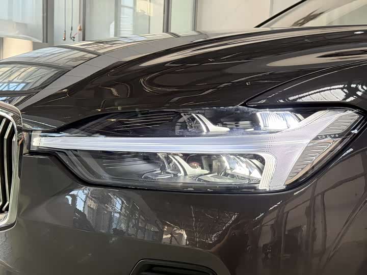 Фото 4 - Volvo XC60