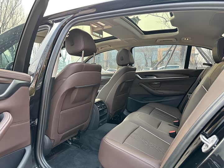 Фото 5 - BMW 5 Series