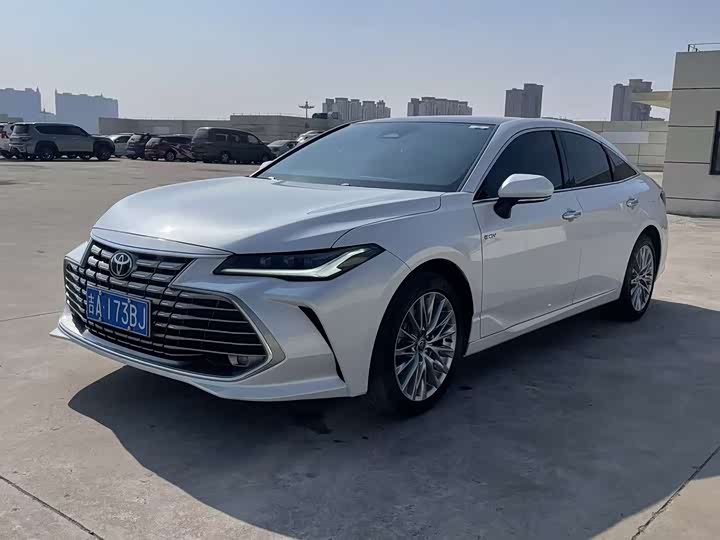 Фото 1 - Toyota Avalon