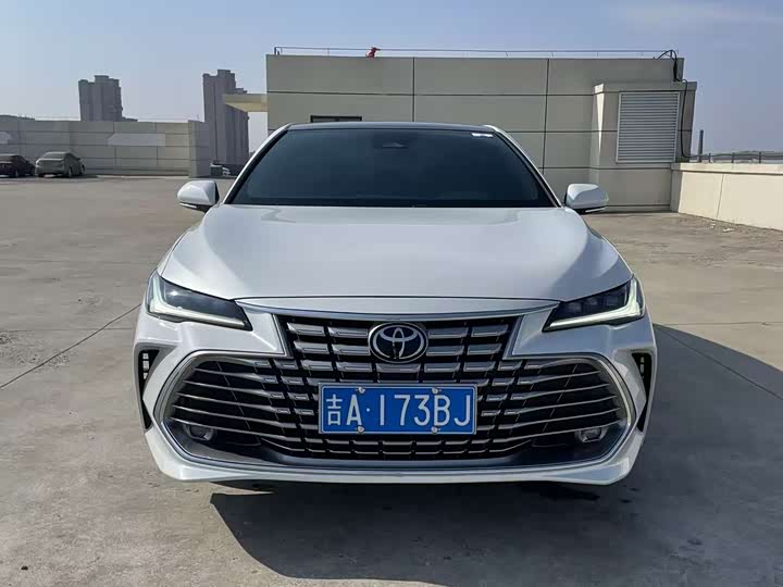 Фото 2 - Toyota Avalon