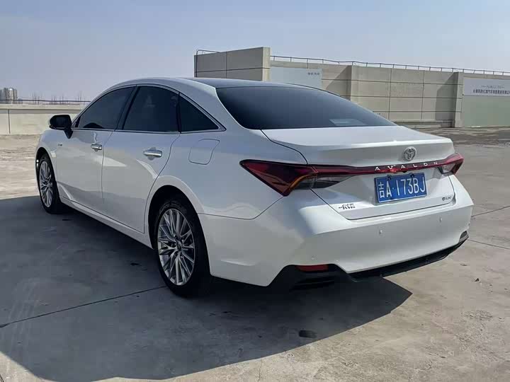 Фото 7 - Toyota Avalon