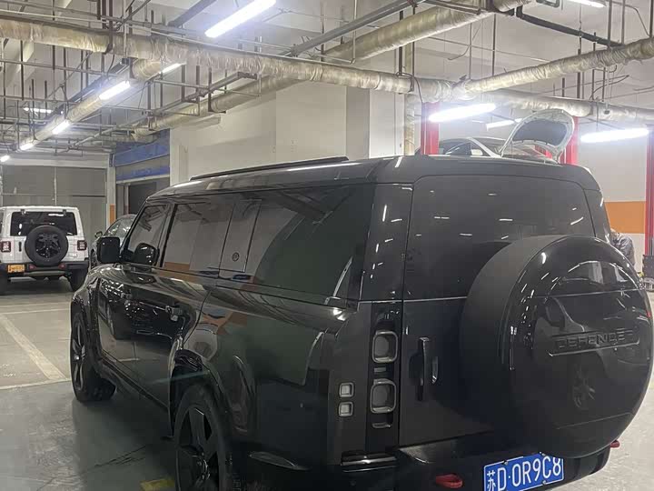 Фото 9 - Land Rover Defender